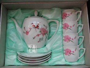 粉彩花卉茶具 集觀賞、饋贈與實用于一體的陶瓷藝術
